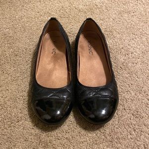 Vionic flats size 8
